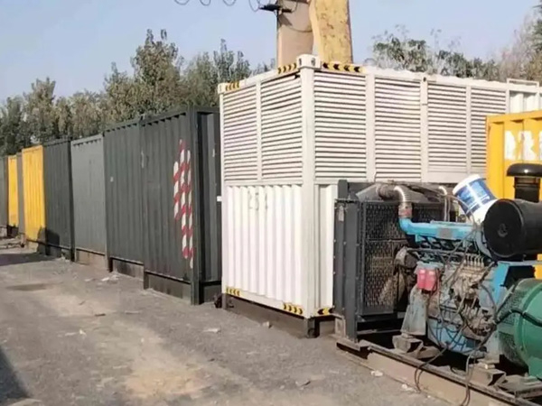 浦北200KW柴油发电机机组每小时油耗是多少？